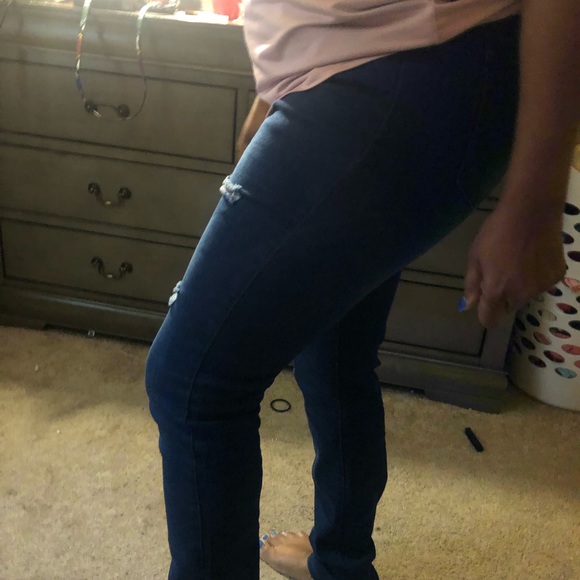 T&Y Fashion Dark Wash Distressed 3 Button Fit Jean - Picture 12 of 13